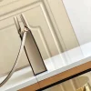 Louis Vuitton Size: 14.0 x 17.0 x 5.0 cm