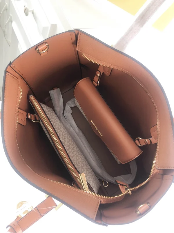 MK Shoulder Bag Black L: 26 H: 32 W: 13