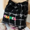 Black and white Size: 35cm 39cm