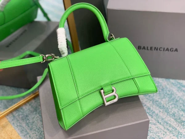 Diamond bag Model: 8895 Size: 23x10x24