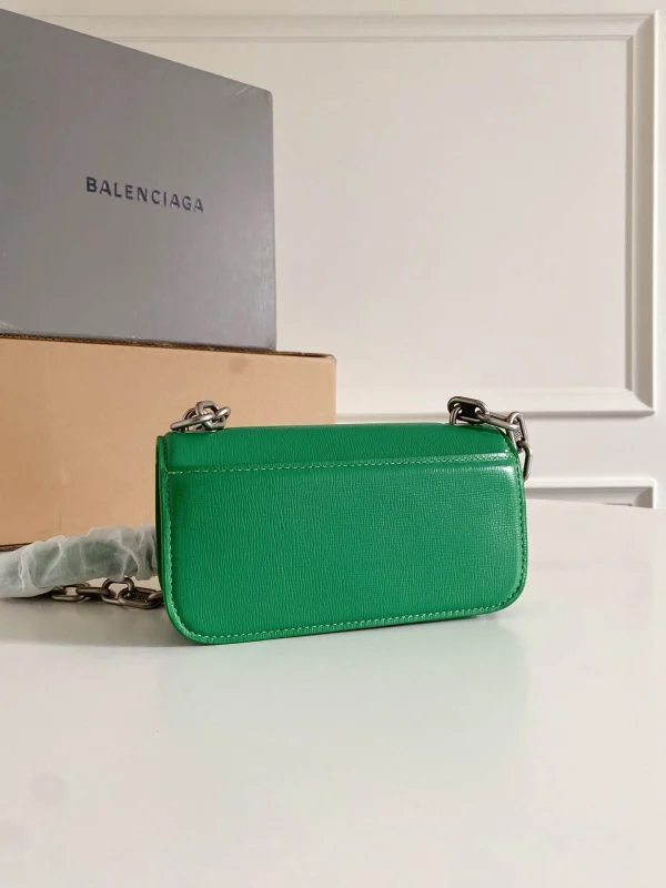 Crossbody bag Size: 19*10*7cm