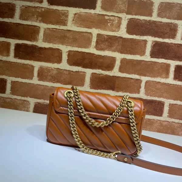 Model: 446744 Size: 23x14x6cm