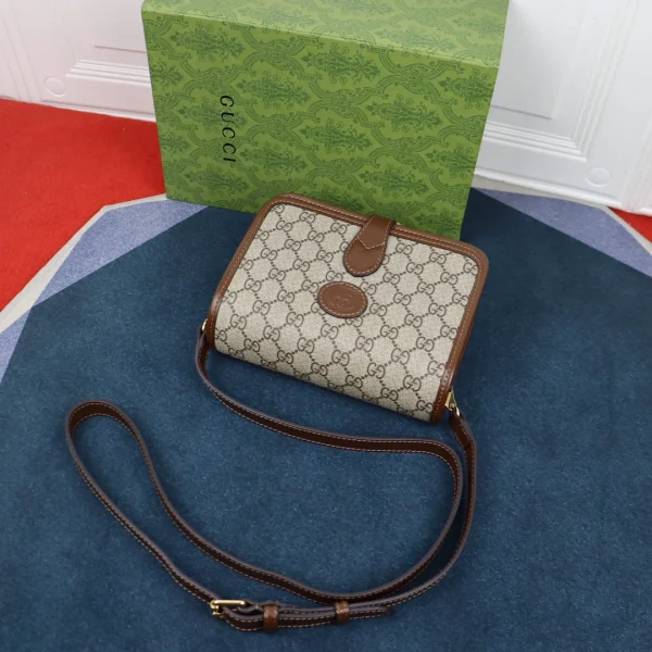 Model: 671620 Size: 20X17X8cm