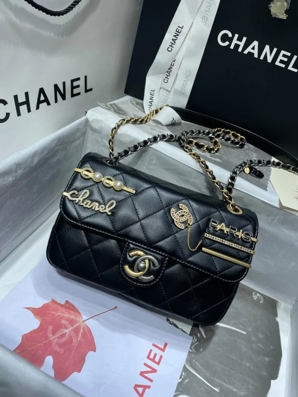 Black Size: 14x22x8cm
