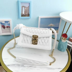 Miu Miu white Model: 5BD083 Size: 22X14X8cm