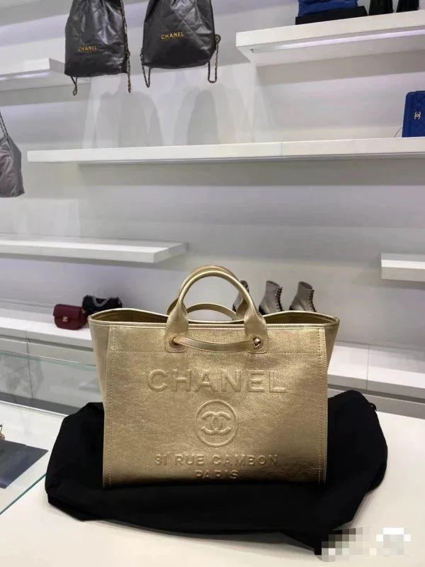 Beach bag size: 32cm