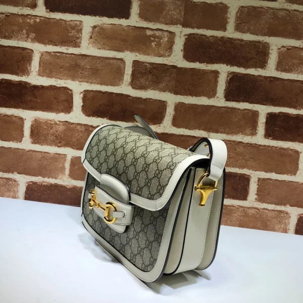 Model: 602204 Size: 25x18x8cm