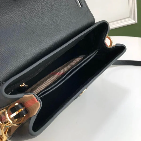 Calf leather bag Size:W25.5*H29*D10cm Code:400123