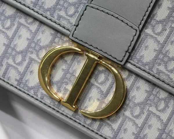 30 Montaigne Size:24*17*8cm
