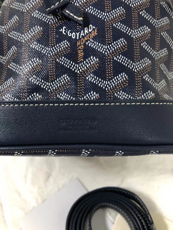 Goyard Shoulder Bucket Bag Size: 17.5*15*23cm