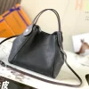 Louis Vuitton Size: 23 x 21 x 13 cm