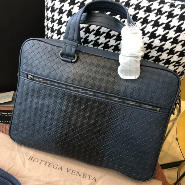BV Briefcase Size: 38cm Blue