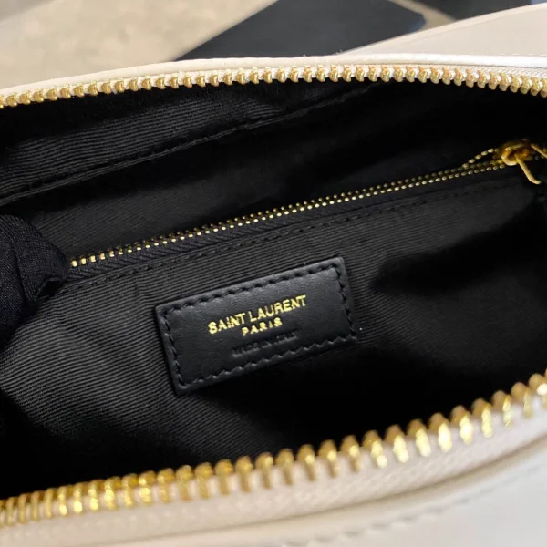 Saint Laurent Shoulder slant model bag Size: 28x17x8.5cm Code: 671691