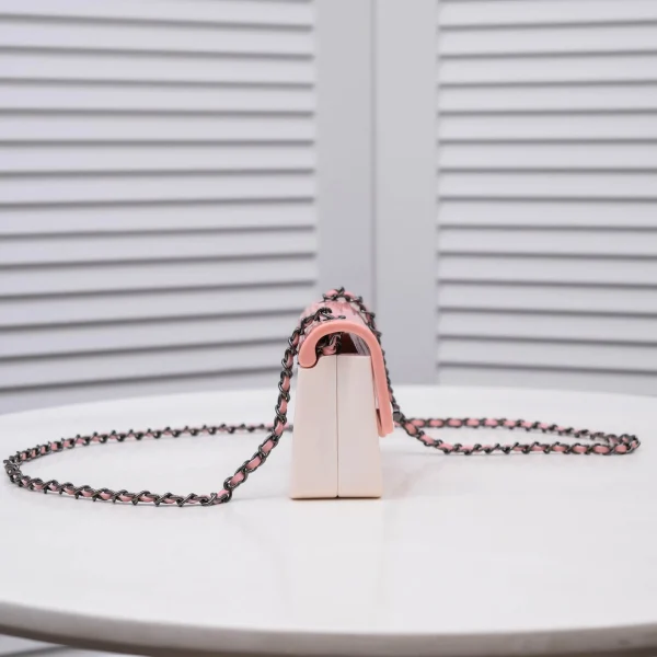 Black and white Size: 35cm 39cm