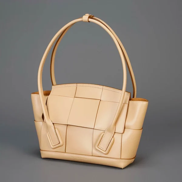 BV Bottega Veneta Arco33 Collection Bag Size: 33x21cm