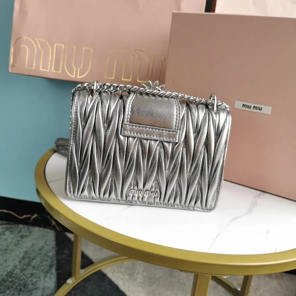 Matelasse Silver Grey Model: 5BD084 Length: 115cm size: 20 5.5 12