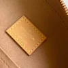 Autumn/Winter Collection size: 20 x 22.5 x 8 cm