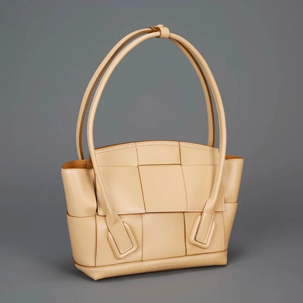 BV Bottega Veneta Arco33 Collection Bag Size: 33x21cm