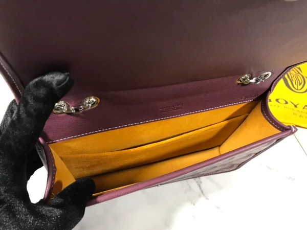 Alexandre Chain Bag Size: 24*15*6cm
