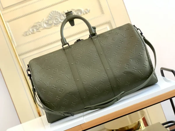 Louis Vuitton Travel bag Size: 50 x 29 x 23 cm