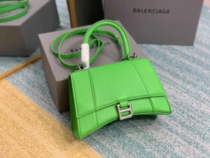 Diamond bag Model: 8895 Size: 23x10x24