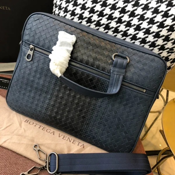 BV Briefcase Size: 38cm Blue