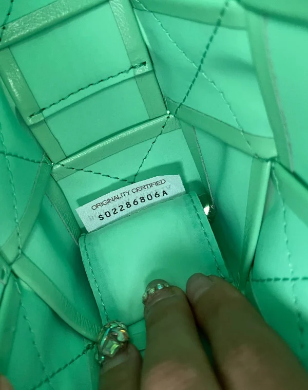 BV Cassette bag Size: 23x15cm 667298 Spring Green
