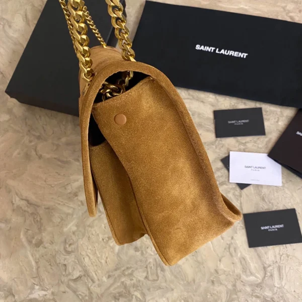 Cowhide bag Size: 28x20x8cm Code: 498894