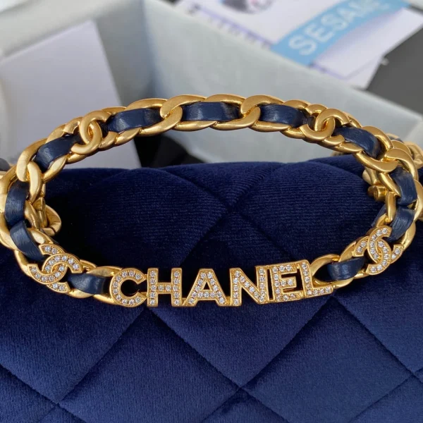 AS3450 Handbag with Diamond Chain Size: 20cm