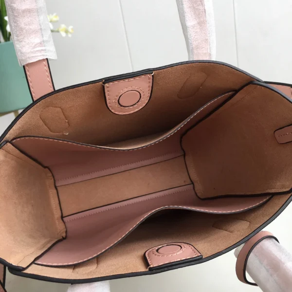 MK Sinclair Handbag Crossbody Model: 2113 Size 25m Height: 25m Width: 9*300