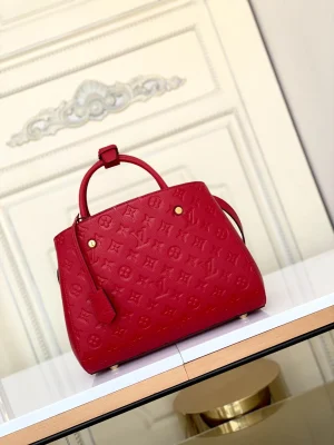 Louis Vuitton size: 33x23x15cm