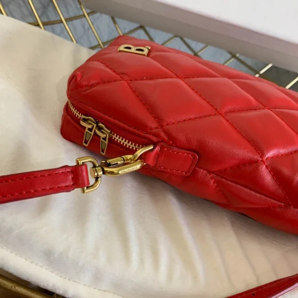 Balenciaga Big Red Model: A48