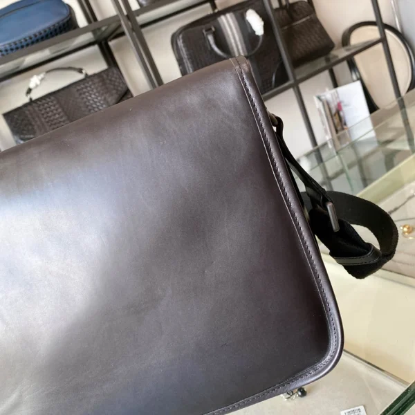 BV Briefcase Size: 32cm 98015