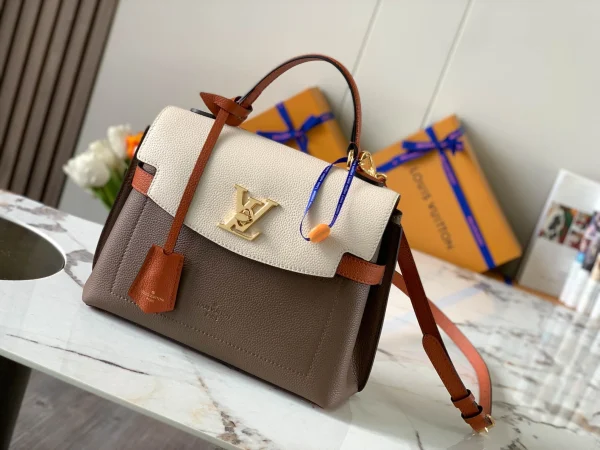 Louis Vuitton Size: 28*20*11.5cm