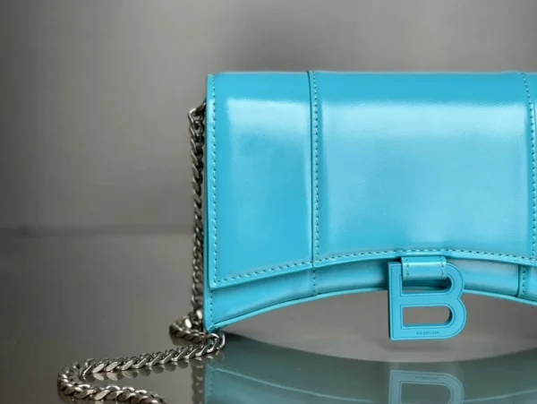 Balenciag Model: 199 Size: 19X12X5cm