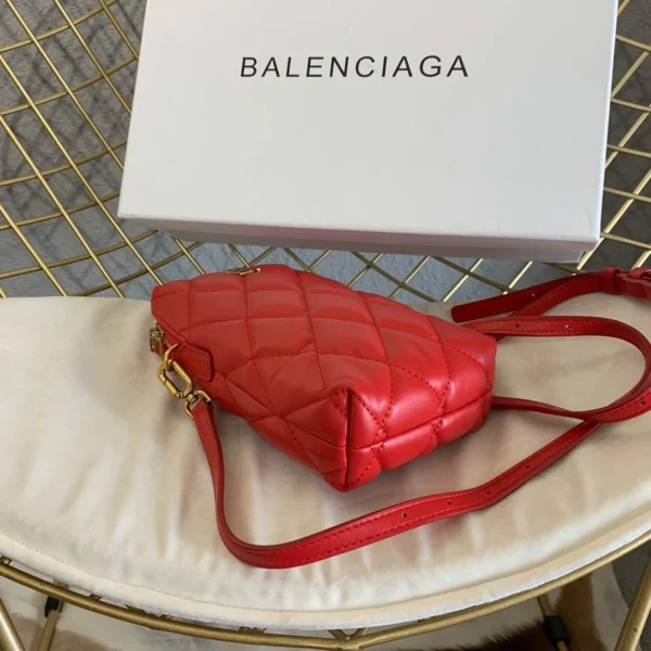 Balenciaga Big Red Model: A48