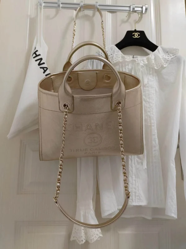 Beach bag size: 32cm