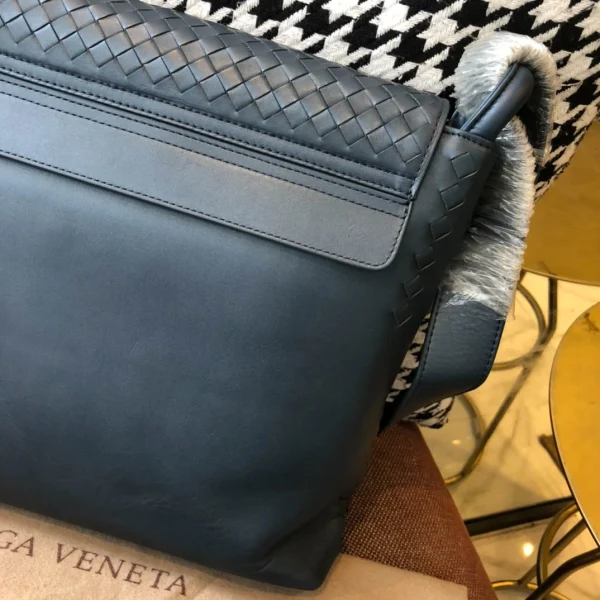 BV Briefcase Size: 32cm Blue