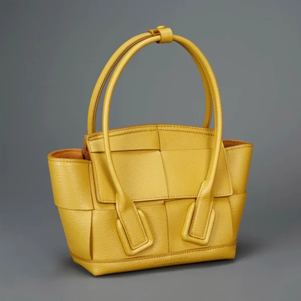 BV Bottega Veneta Arco29 series bag Size: 29x22cm