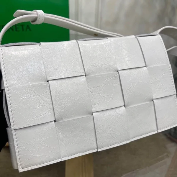 BV Bottega Veneta Cassette bag Size: 23x15cm