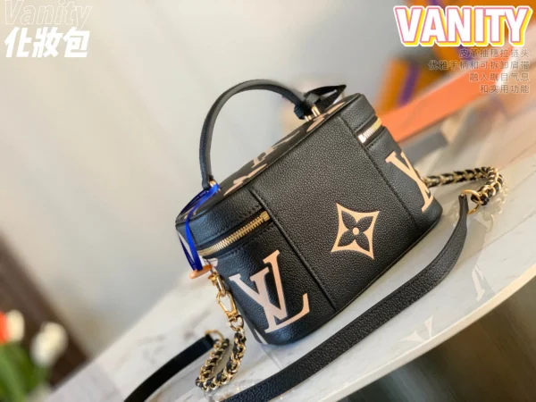 Louis Vuitton Size: 19*13*11cm