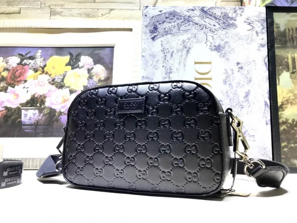 Model: 574886 Size: 24.5x15x7cm