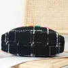Black and white Size: 35cm 39cm