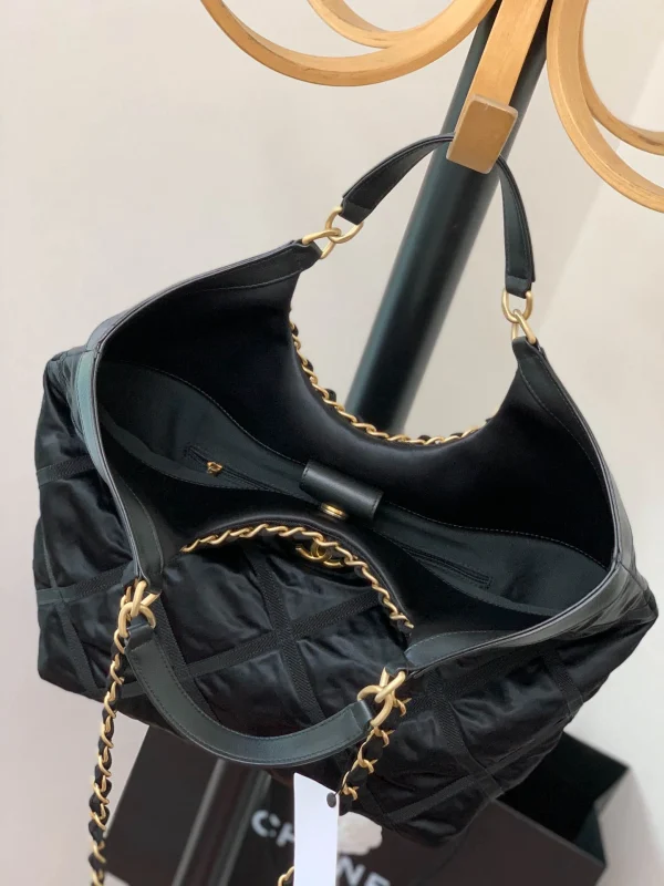 Black canvas rhombus size: 43*39*8cm Model number: 99149