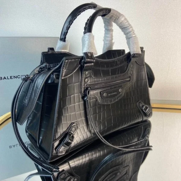 Balenciag* Neo Classic Casual Bag Size: 18cm