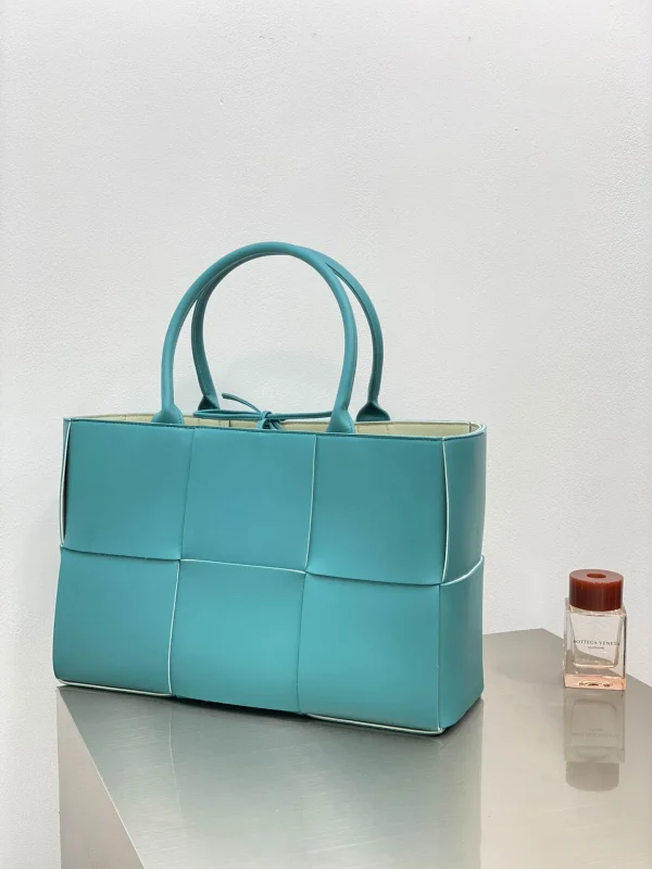 BV ARCO TOTE bag Size:38x25 609175