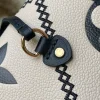 Louis Vuitton Size: 31 x 28 x 14 cm