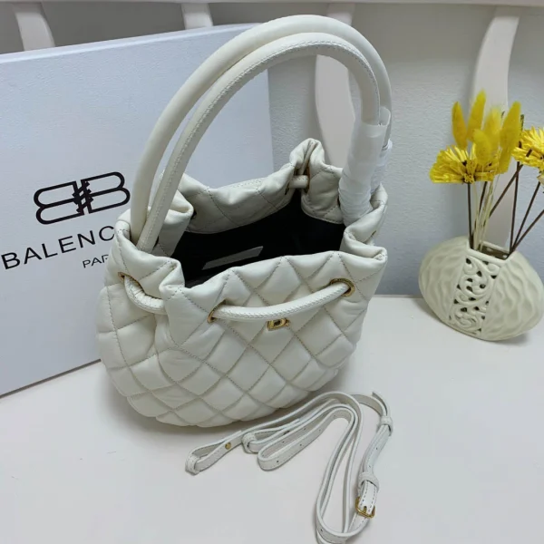 Balenciaga bucket bag Model: A98