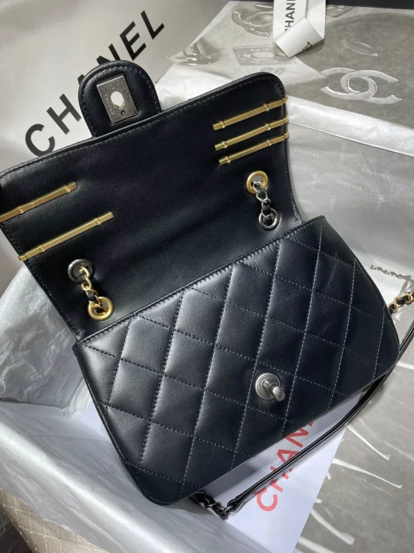 Black Size: 14x22x8cm