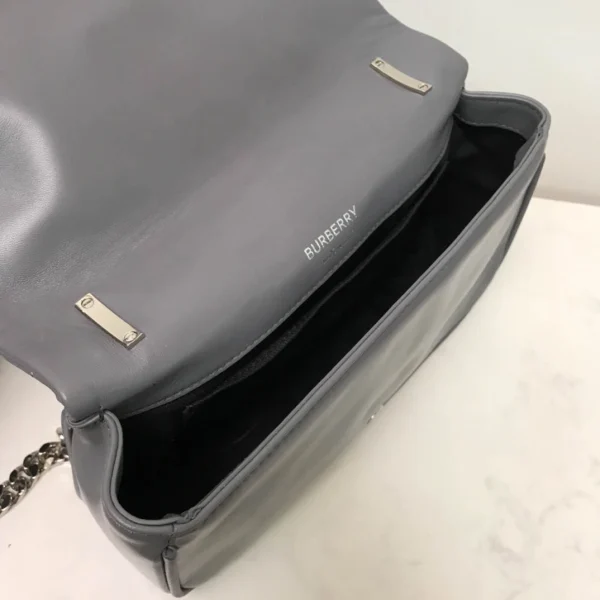 Lola bag Size:W23 x H13 x D6cm Code:650678